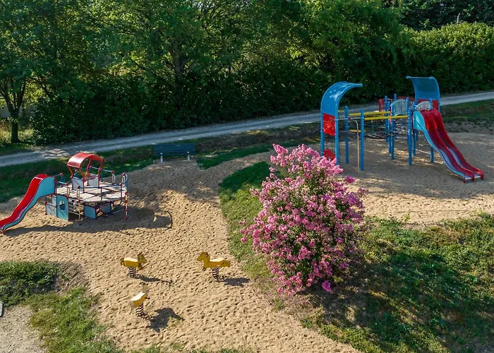 La Foret Enchantee 3* Cornille